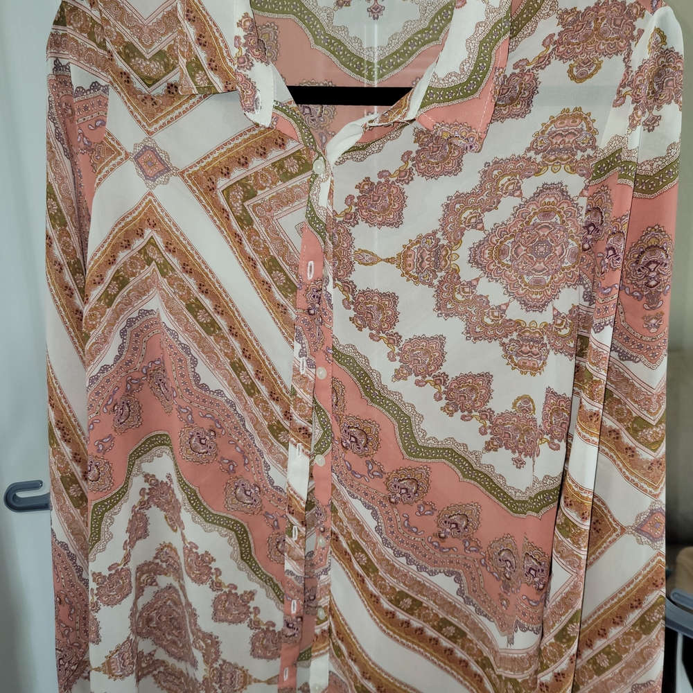 Fashion Nova Blush and Cream Patterned Blouse